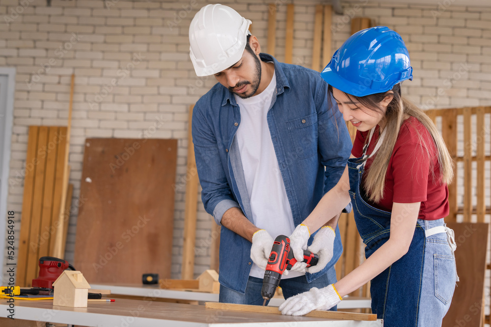 Asian couples are working together to design and build their dream homes, concepts, interiors and lovers. Asian couples are working together to design and build their dream homes, concepts, interiors and lovers.