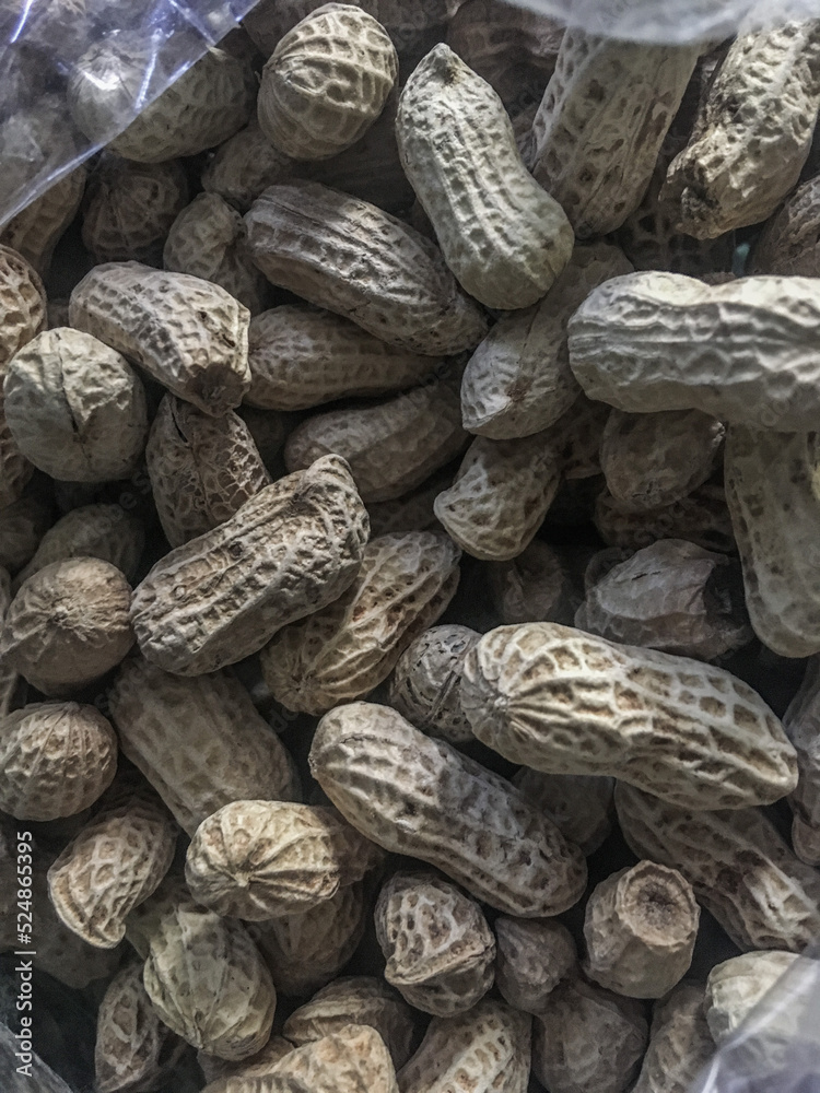 Fototapeta premium black and white closeup peanuts