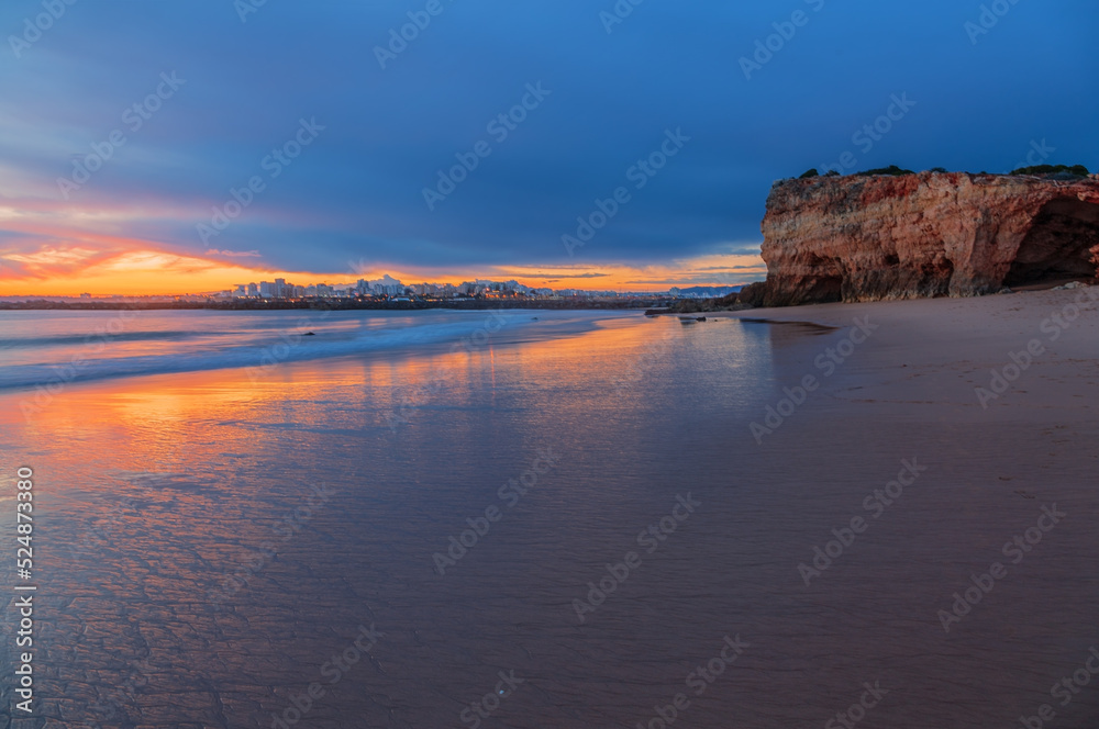 Obraz premium Beautiful seascape with beach, cliffs and ocean.