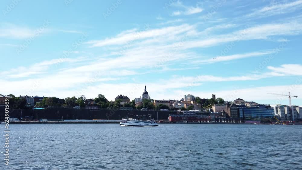 navigation dans le port de Stockholm en Suède navigation dans le port de Stockholm en Suède