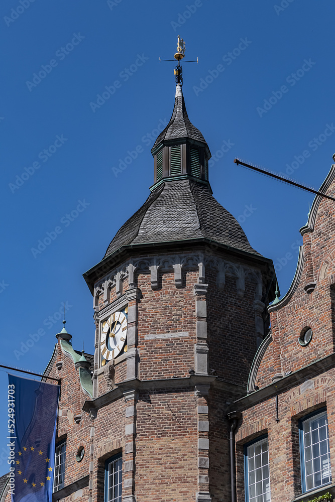 Old Dusseldorf Town Hall (Altes Rathaus) was built in 1573 in the Renaissance style at the Market square in old town (Aldstadt). Dusseldorf, North Rhine-Westphalia, Germany.