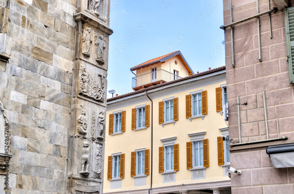 Fototapeta premium Idyllic scenery and architecture on the streets and pathways around Lake Como, Italy