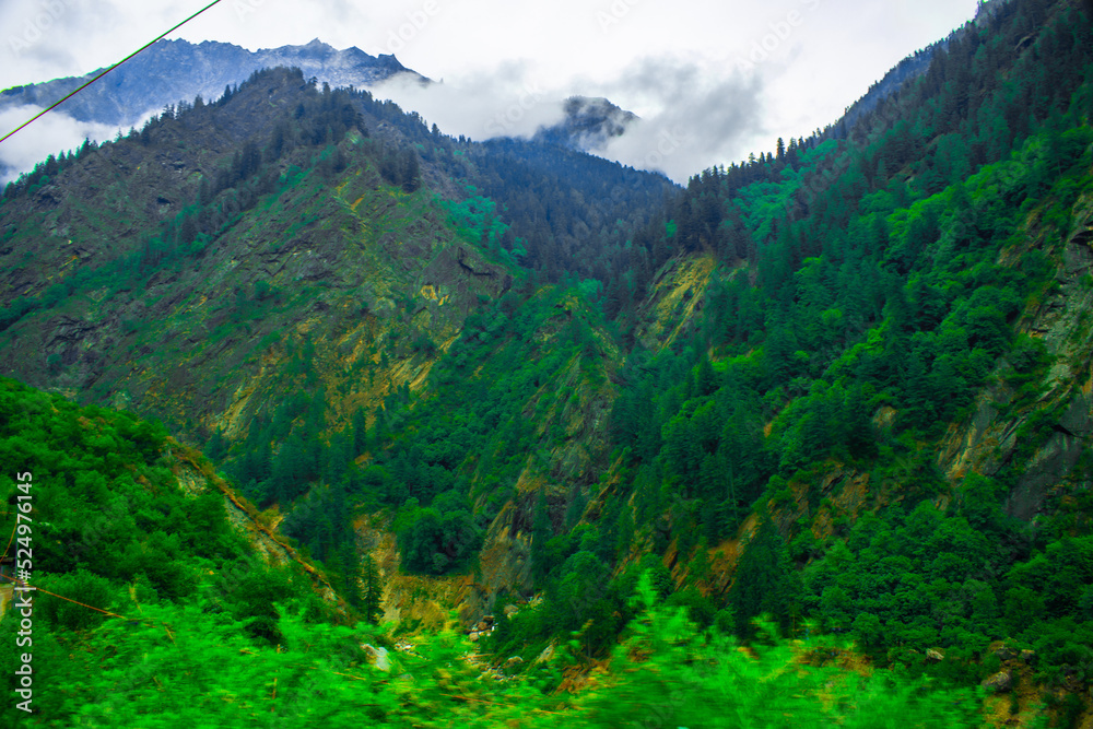 Obraz premium mountains in the mountains