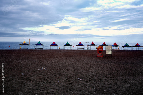 손님을 기다리고 있는 해수욕장.
대한민국 경상북도 경주시 감포읍 나정해수욕장.
a beach waiting for guests
Najung Beach, Gampo-eup, Gyeongju-si, Gyeongsangbuk-do, Korea. photo