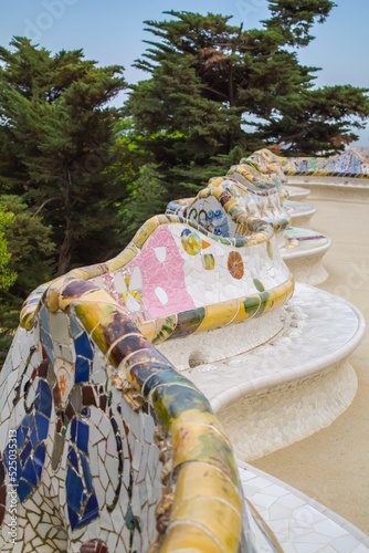 Mosaik im Park Guell in Barcelona Spanien