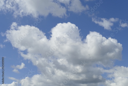 Weisse Quellwolken, Blauer Himmel, Deutschland