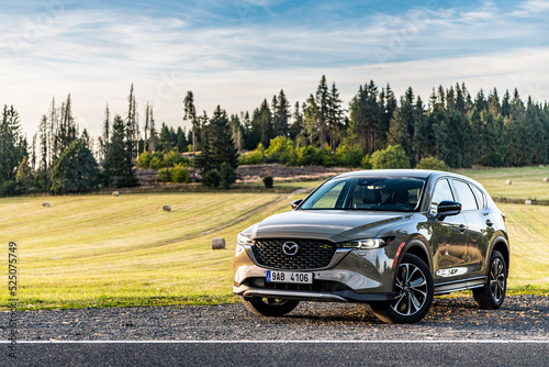 Ταπετσαρία Mazda CX-5 Newground, model year 2022 in nature, Prague, Czech Republic, 29