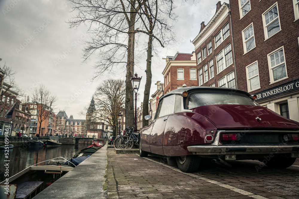 Fototapeta premium Oldtimer in Amsterdam