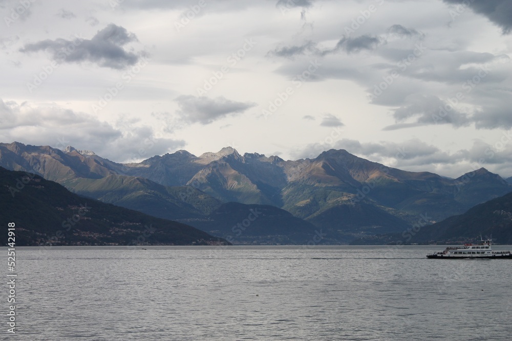 montagne con il lago 