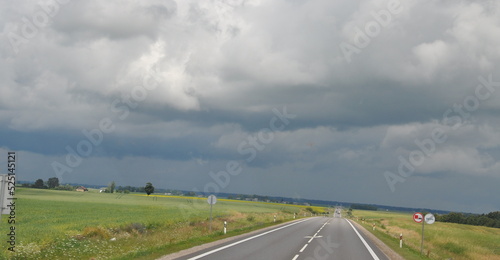 Pejzaź na drodze przed burzą, Litwa