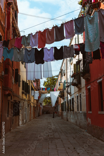 Side street with hanging laundry © Bojanikus