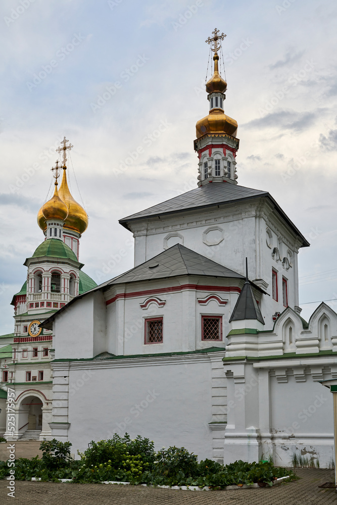 Moscow. Nikolo-Perervinsky Monastery. Tolga gate church
