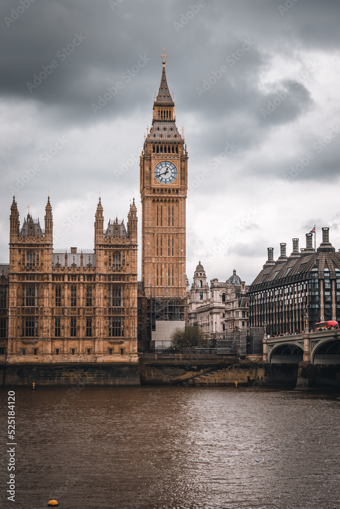 Fototapeta premium Big Ben in London with the Thames