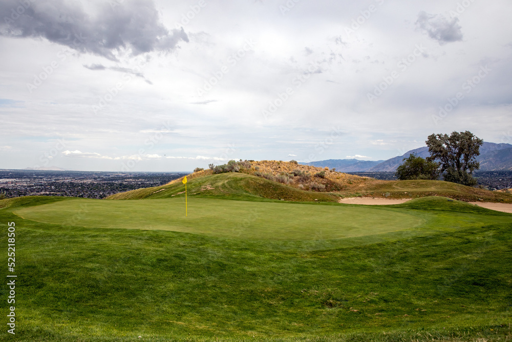 Obraz premium Golf Course with flag