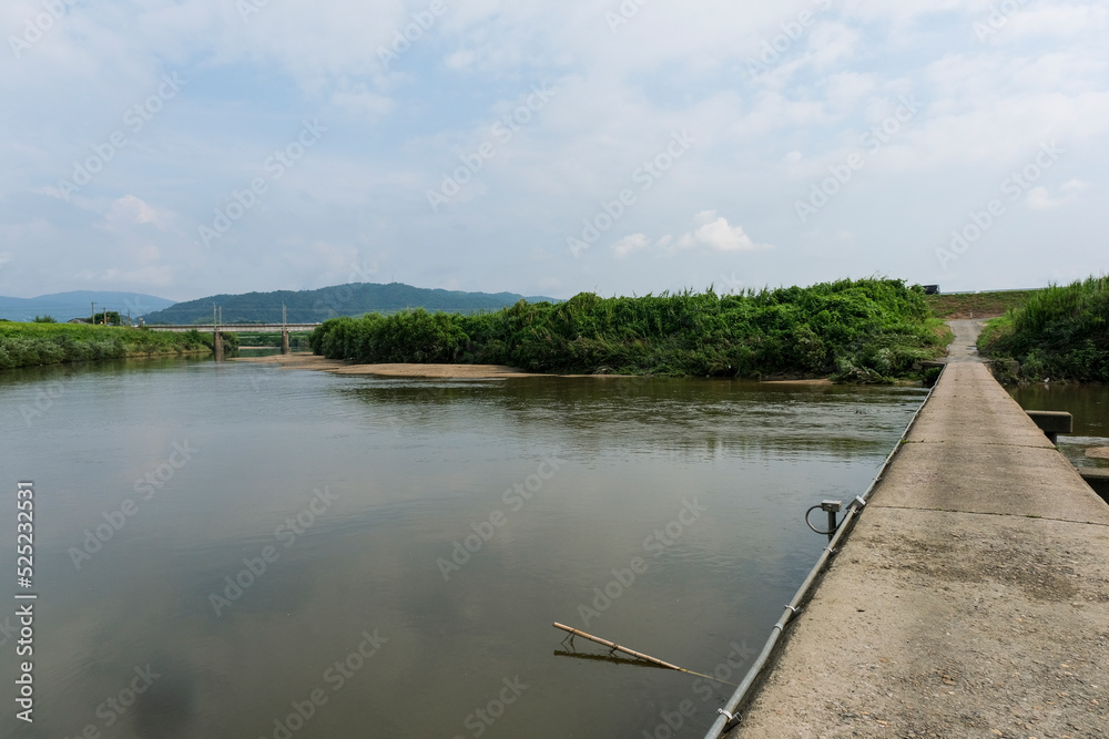 大和川に架かるコンクリート製の沈下橋