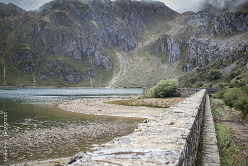 lac dans les asturies