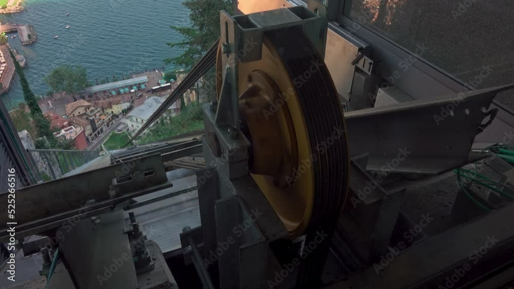 Stainless Steel Wire Ropes slide on iron wheels. The mechanism of ...