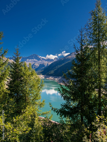 Lago artificiale