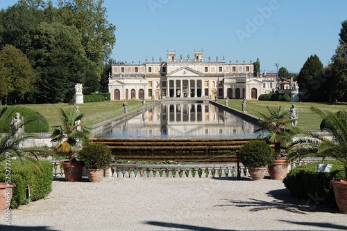 The garden of Villa Pisani with the reflecting building