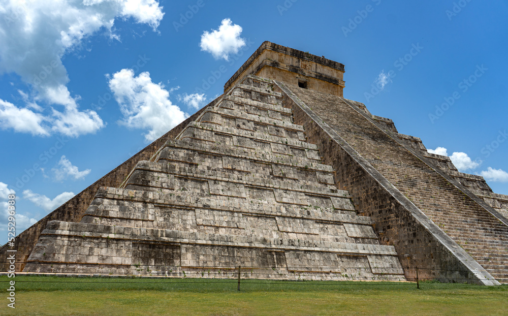 Piramide de chichen itza Mayas Mexico Piramide de chichen itza Mayas Mexico