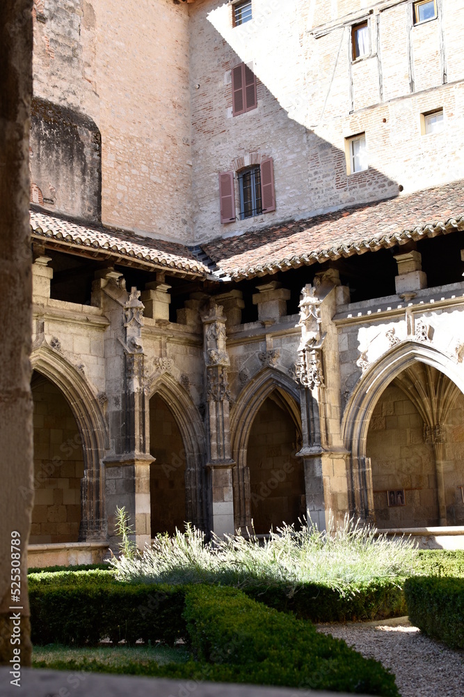 Obraz premium Cloître de la cathédrale Saint-Étienne de Cahors
