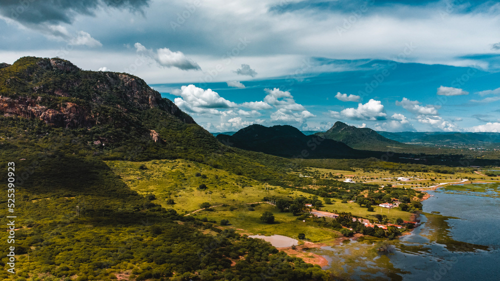 Naklejka premium Sertão Caatinga Serra Talhada Pernambuco Triunfo Pernambucano Paisagem Cidade Igreja Lampião Natureza Construção Xaxado Forró PE Brazil Viagem Drone