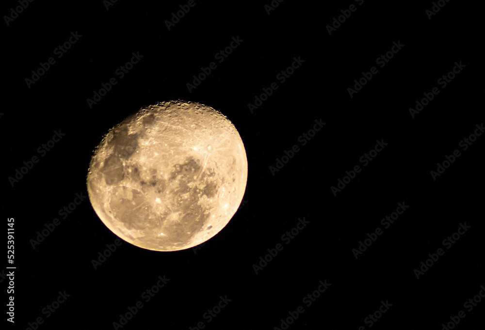 Obraz premium full moon over black