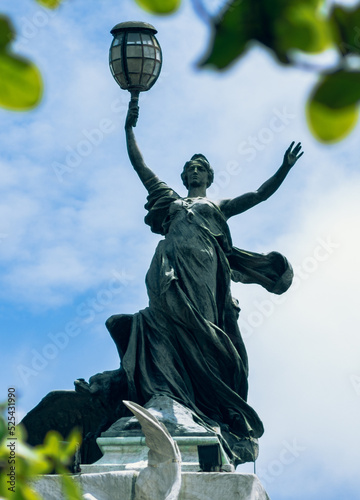 statue that is at the top of the monument to the heroes in the centennial park of guayaquil, maximum symbol of the independence and freedom of the city.