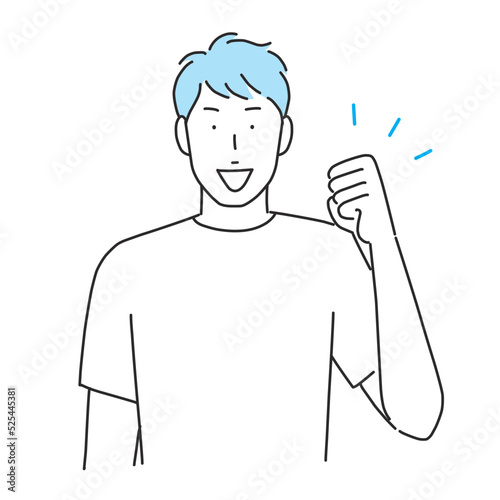 笑顔でガッツポーズをする男性