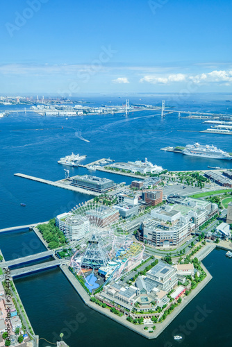 神奈川県横浜市みなとみらいの展望台からの都市風景
