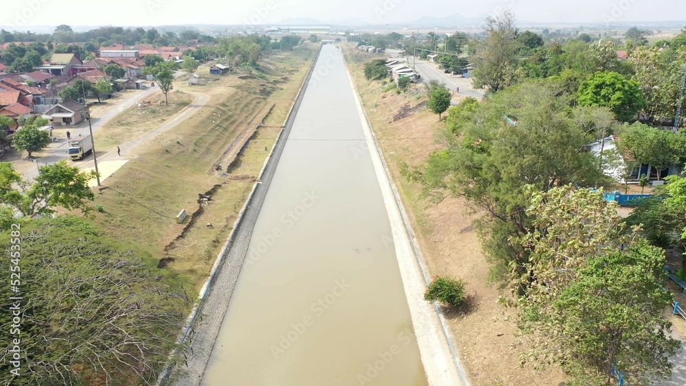 the river irrigation to the city