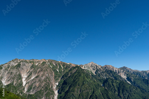 白馬三山を見ながら登る八方尾根