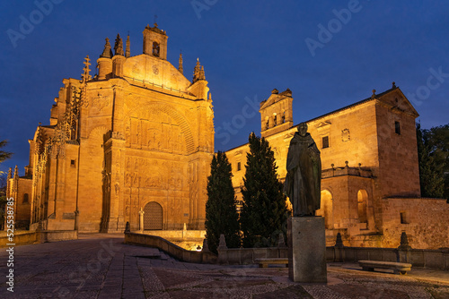 Quadro em tela San Esteban convent of Salamanca (World Heritage Site by UNESCO) at night in the old town, Castilla y Leon, Spain