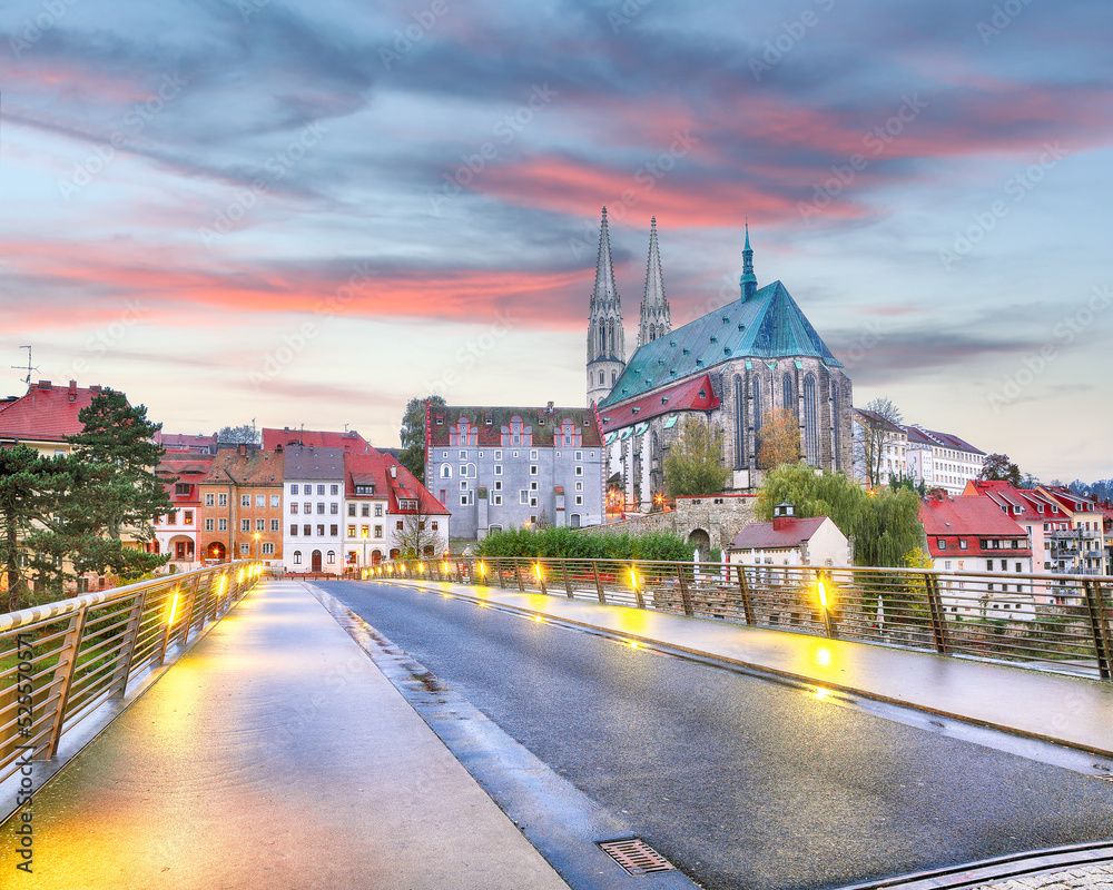 Obraz premium Colorful autumn cityscape of Gorlitz with parish church of St. Peter and Paul.