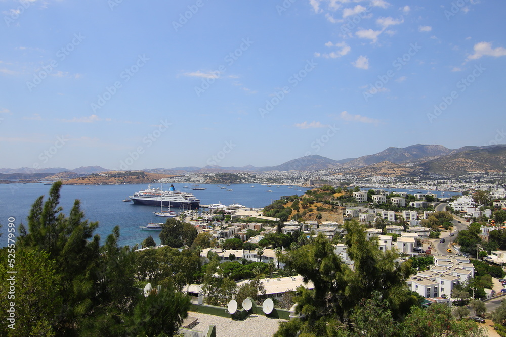 Bodrum is one of the places where local and foreign tourists come heavily during the summer months. Especially Bodrum Castle is the most popular place. 