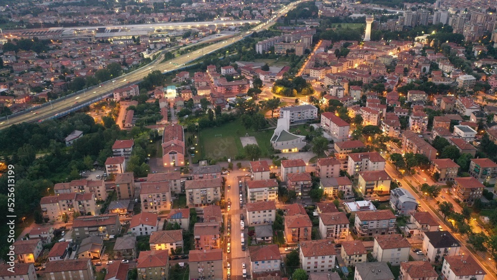 Obraz premium drone aerial photo evening urban city