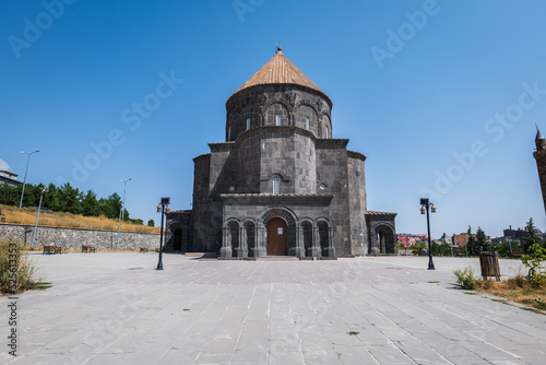 Foto Kumbet Mosque (Cathedral of Kars), aka the Holy Apostles Church, a former Armeni