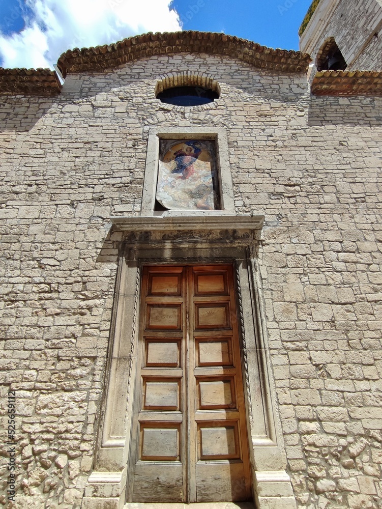 Oratino - Entrata della Chiesa di Santa Maria Assunta