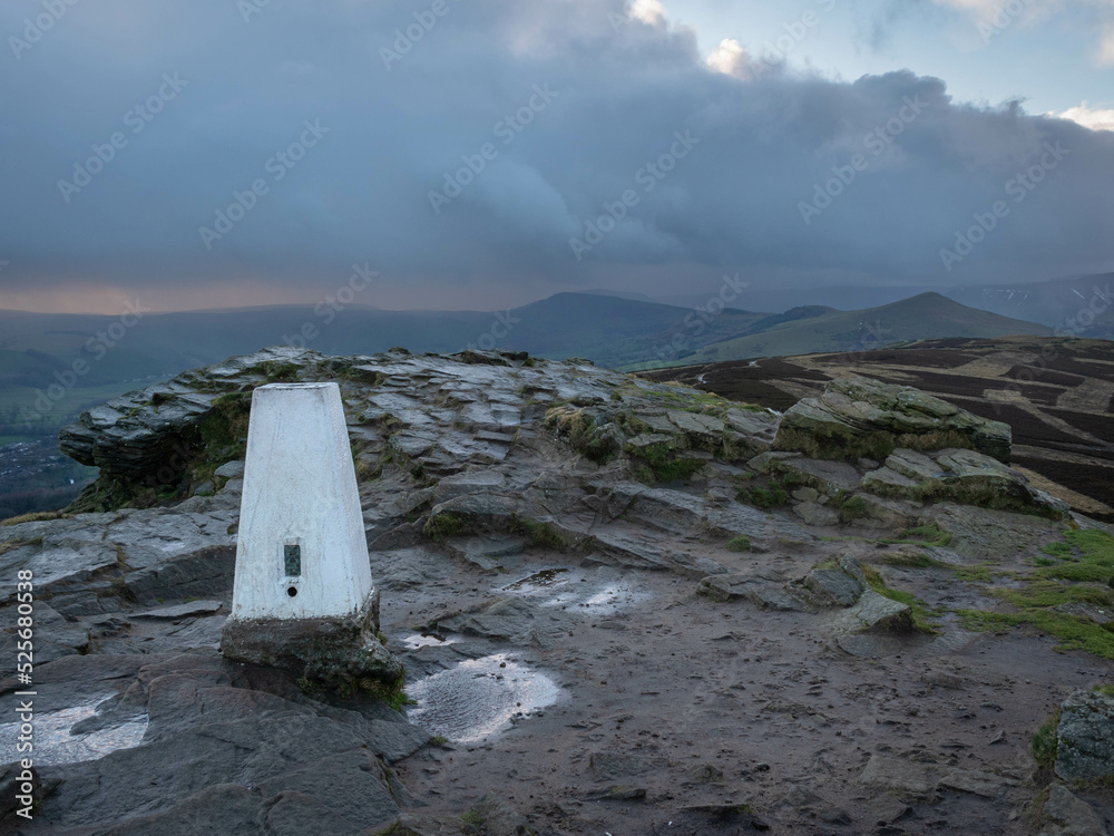 Fotografia Win Hill trig point