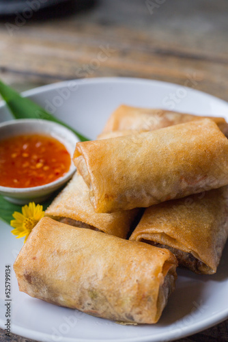 deep fried spring rolls, Por Pieer Tod or Fried spring rolls 
(Thai Spring Roll) Snacks and snacks that are popular with Thai and Chinese people