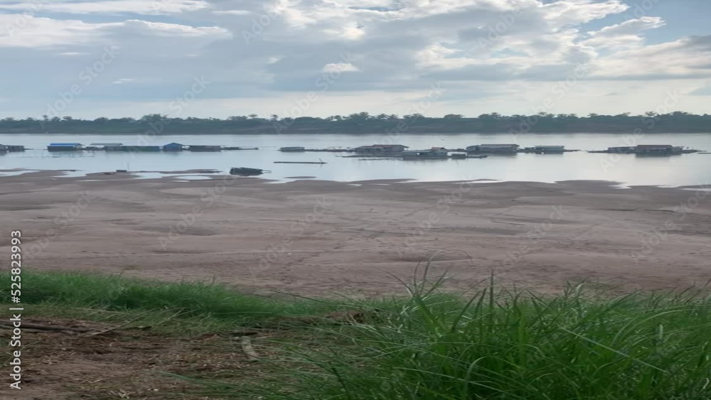 Village flottant sur le Mékong à Kratie - Cambodge