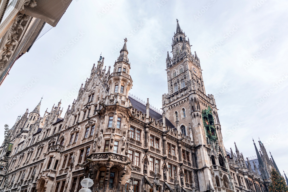 Fototapeta premium Altes Rathaus Spielzeugmuseum in Munich, Germany