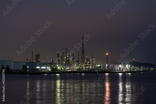 工場夜景横浜根岸 © SAKO