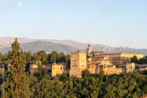 Vistas de la Alhambra al atardecer, Granada, España