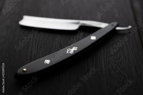 Restored vintage straight razor