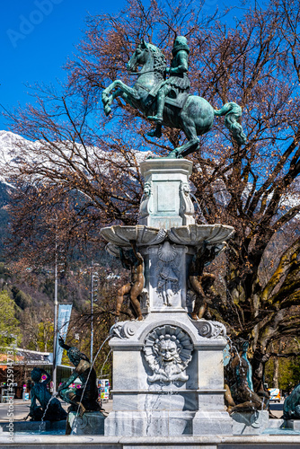 Innsbruck, Leopoldsbrunnen photo