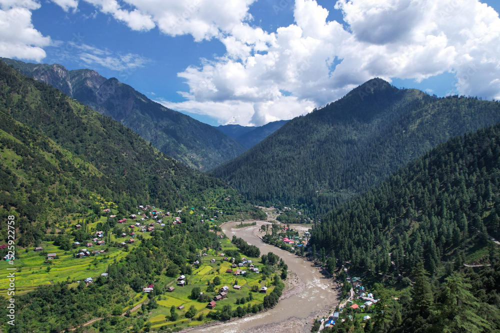 Karen, LoC, Neelum Valley