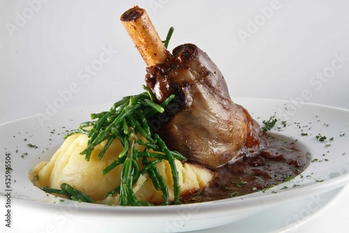 Foto Lamb Shank, creamy mashed potatoes and samphire