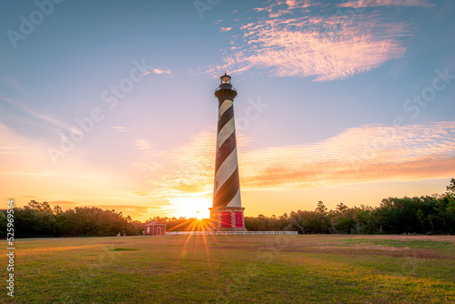 Fotografia Cape Hatteras Lighthouse on Hatteras Island in the Outer Banks in the town of Buxton, North Carolina