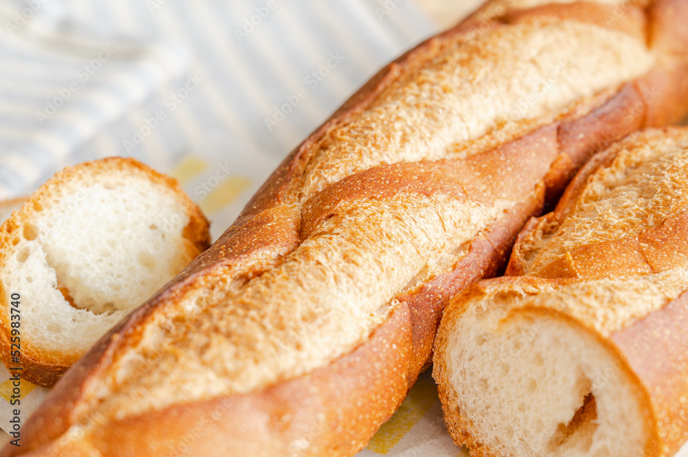 切り分けたフランスパン 切り分けたフランスパン